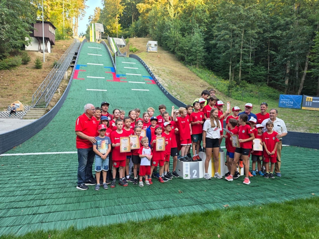 Tolles Abschlussfoto vom deutsch-polnischen Bildungs- und Trainingscamp im polnischen Szczyrk