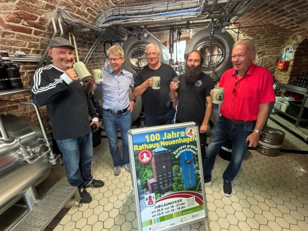 Gut gelauntes Verkostungsteam: Sven Friedrich, Ansgar Scharnke, Giselher Gudzinski (Aufsichtsratsvorsitzender der Sozietätsbrauerei und Brennerei Altlandsberg AG), Jens Richter (Brauer) und Jürgen Henze