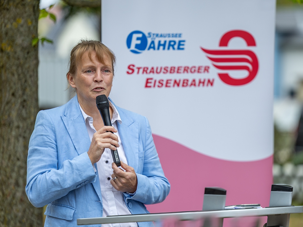 Geschäftsführerin Irina Kühnel bei ihrer Rede