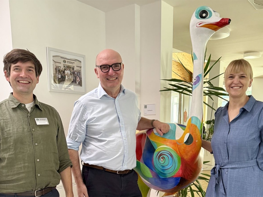 v.l.n.r.: Dr. Hendrik Spriestersbach (Ärztlicher Direktor), Prof. Christof Kramm (Ärztliche Leitung Kinderonkologie), Karsta Dietrich (Geschäftsführerin)