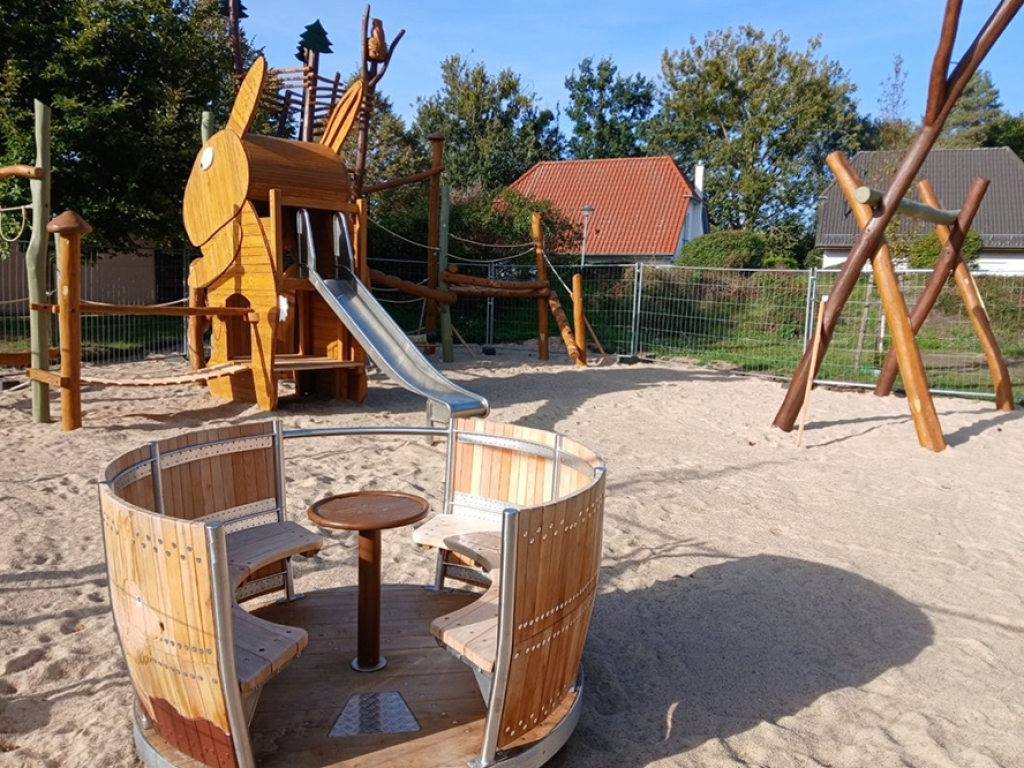 fertiggestellt: Spielplatz Hasengnrund